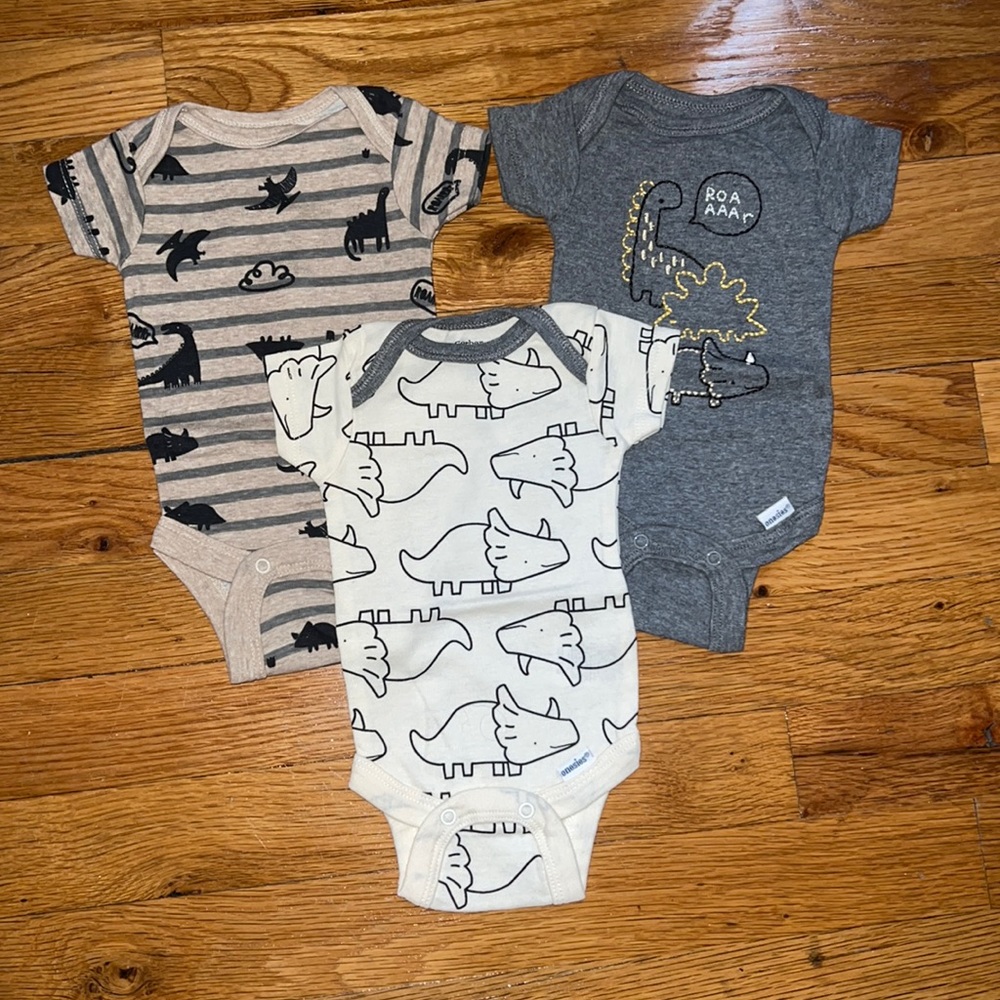 3 pack onesie set
